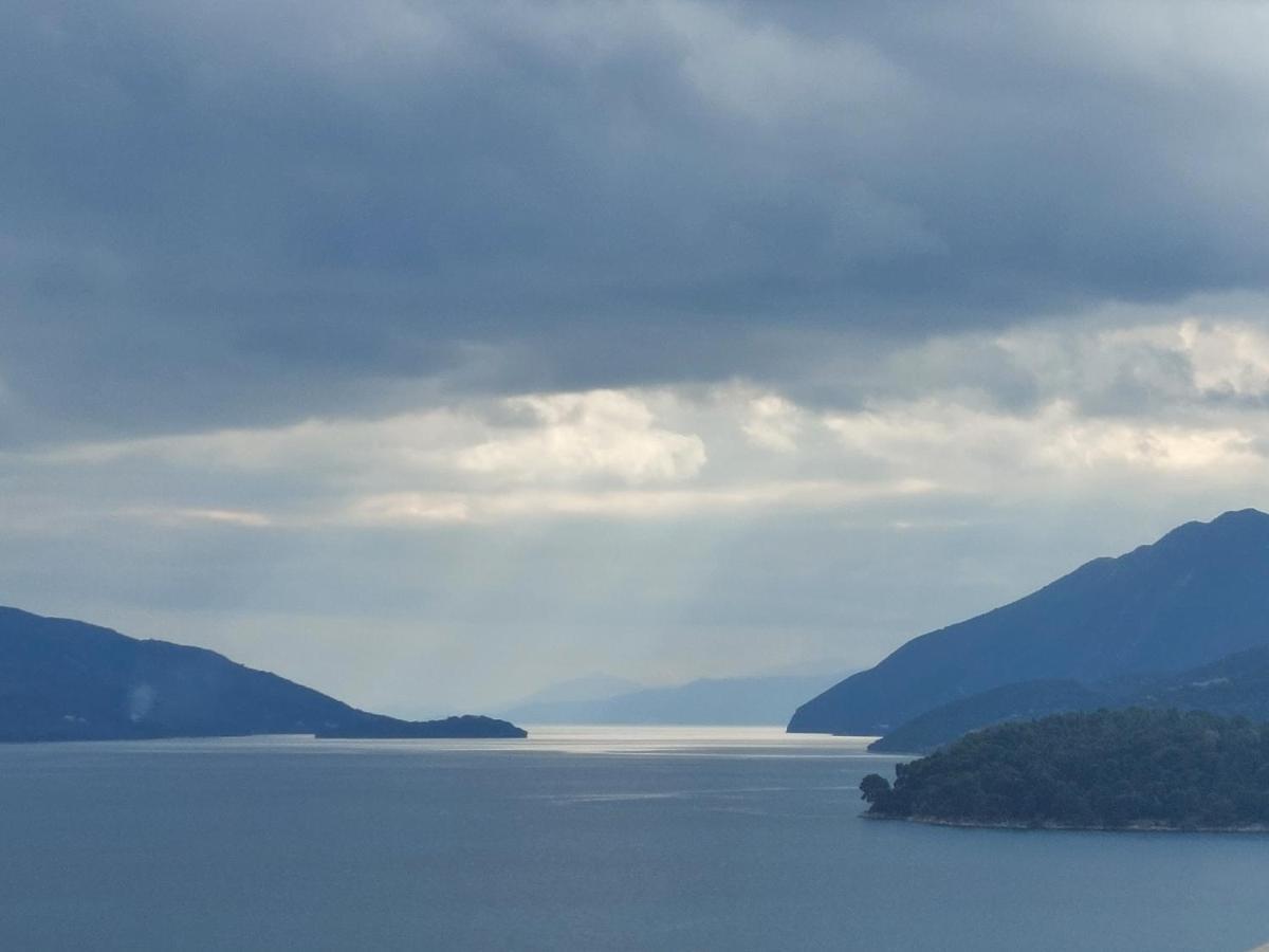 Lefkada Unique Sea View Apartment Nydrí Eksteriør bilde